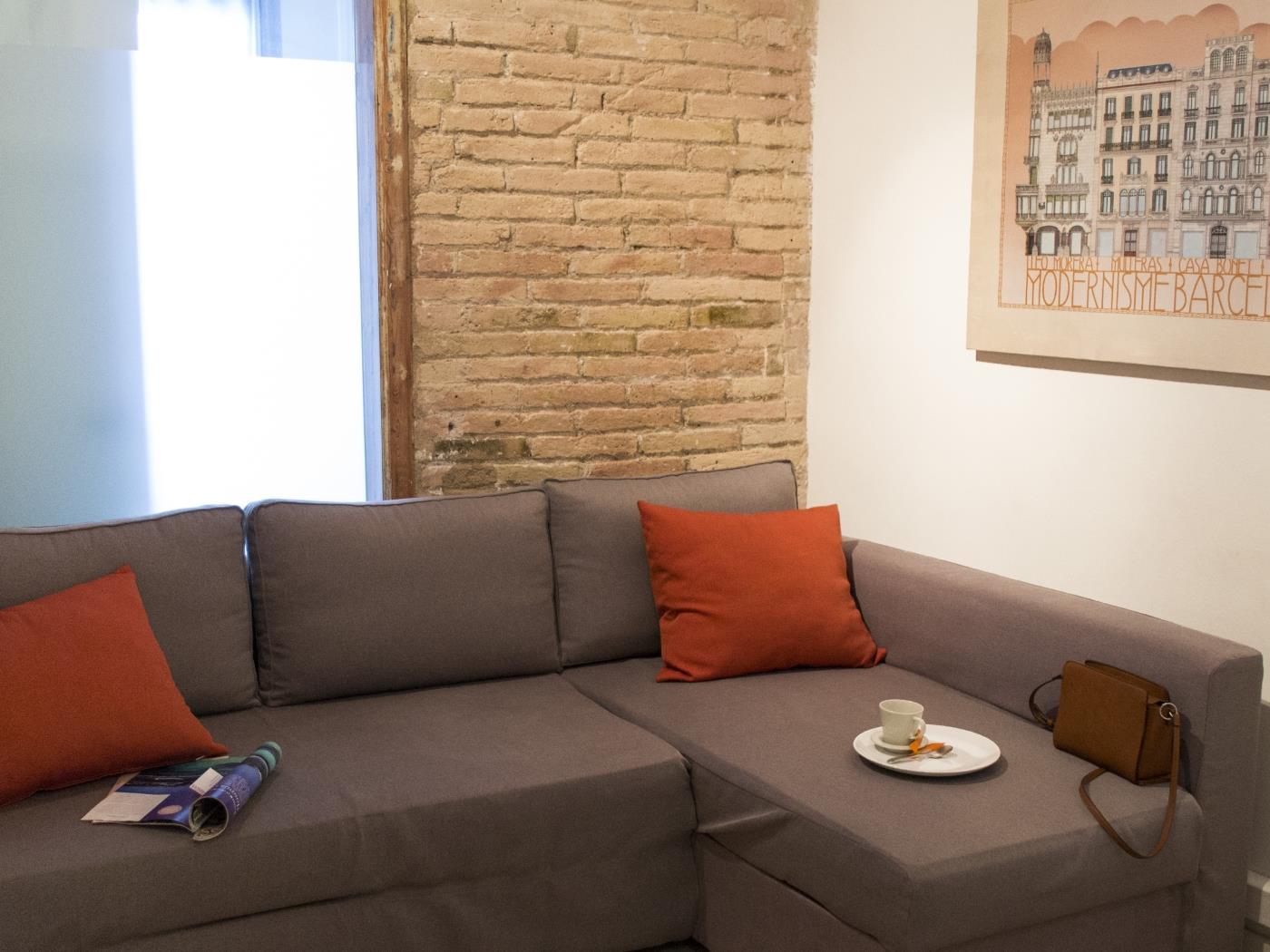 Apartamento de 2 dormitorios con balcón en Barcelona