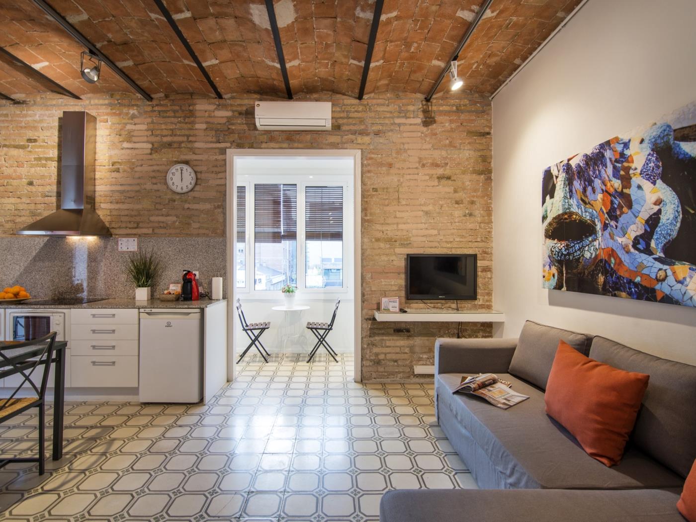 Apartamento de 2 dormitorios con balcón en Barcelona