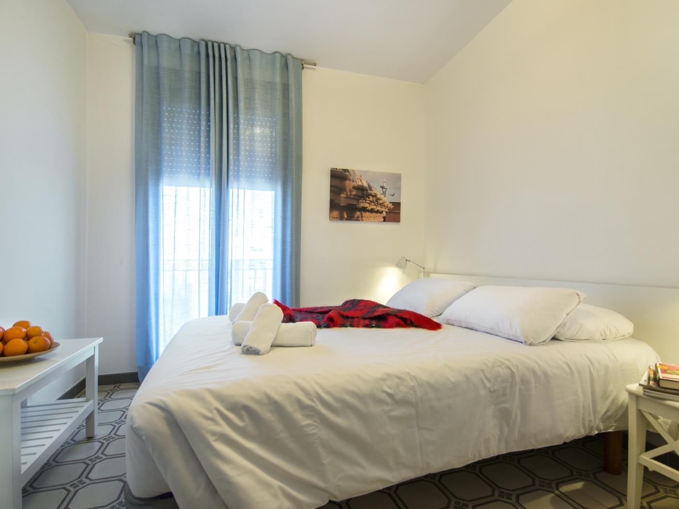 Apartamento de 2 dormitorios con balcón en Barcelona