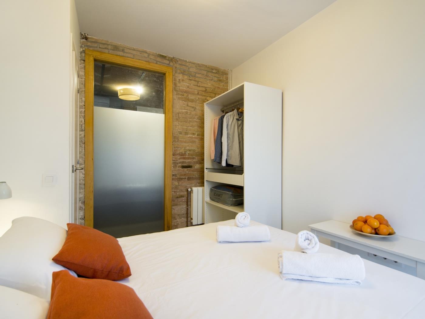 Apartamento de 2 dormitorios con balcón en Barcelona