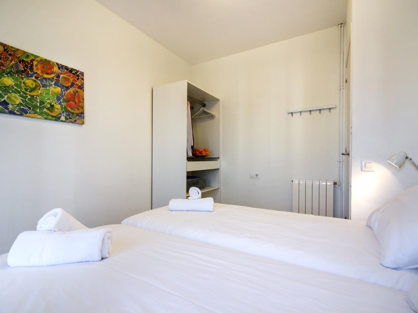 Apartamento de 2 dormitorios con balcón en Barcelona