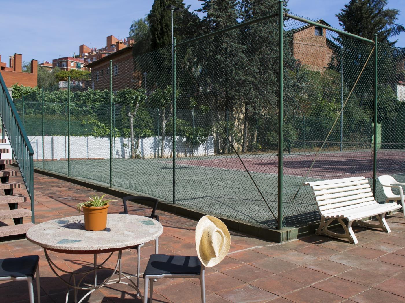 Apartamento de 4 dormitorios con piscina en Barcelona