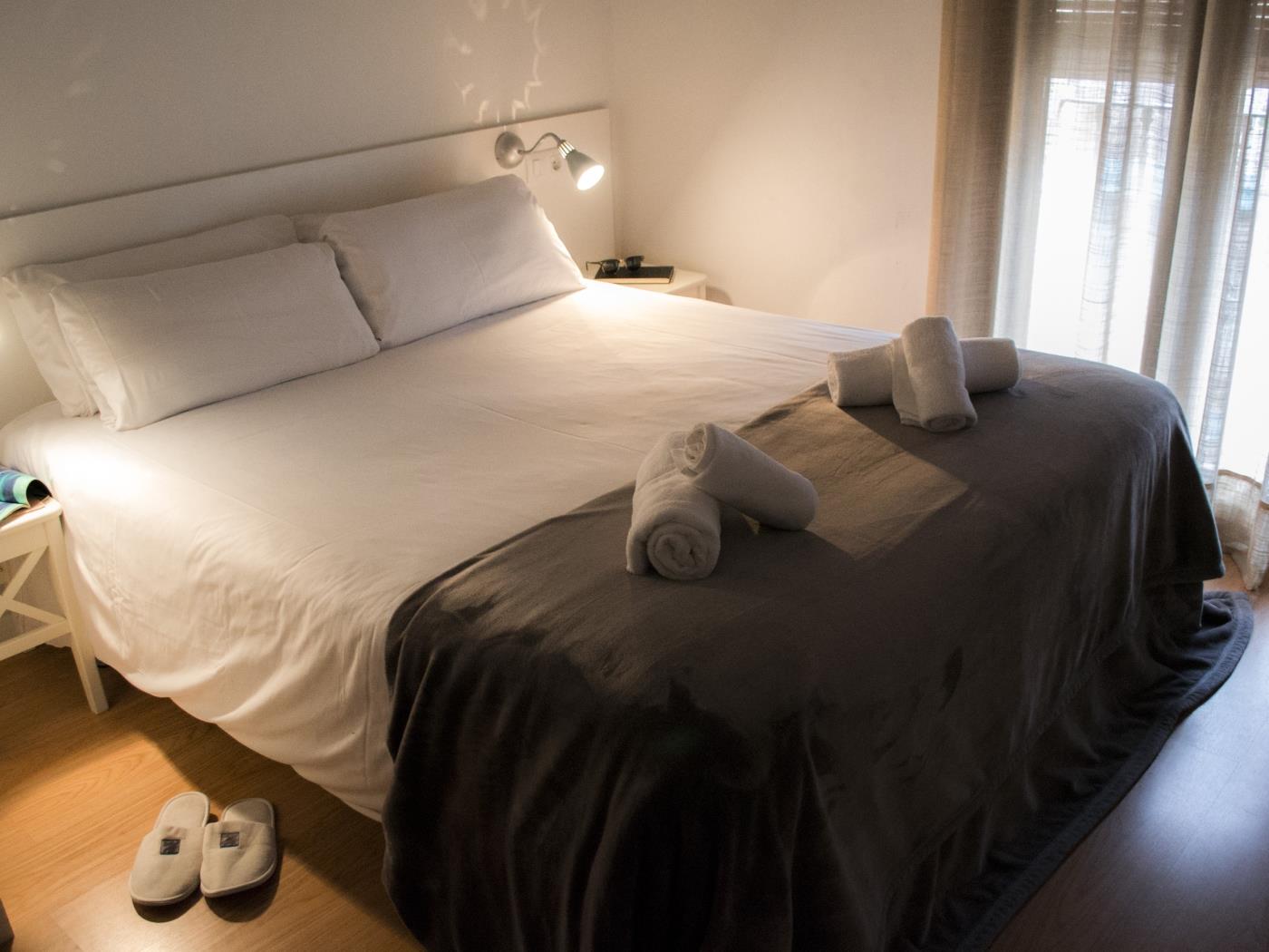 Apartamento de 2 dormitorios y 2 baños, para 4 personas en Barcelona