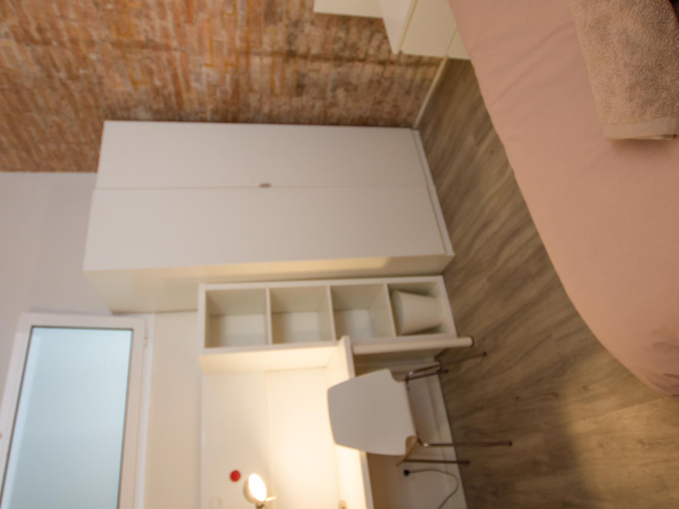 Apartamento de 3 dormitorios y un baño en Barcelona