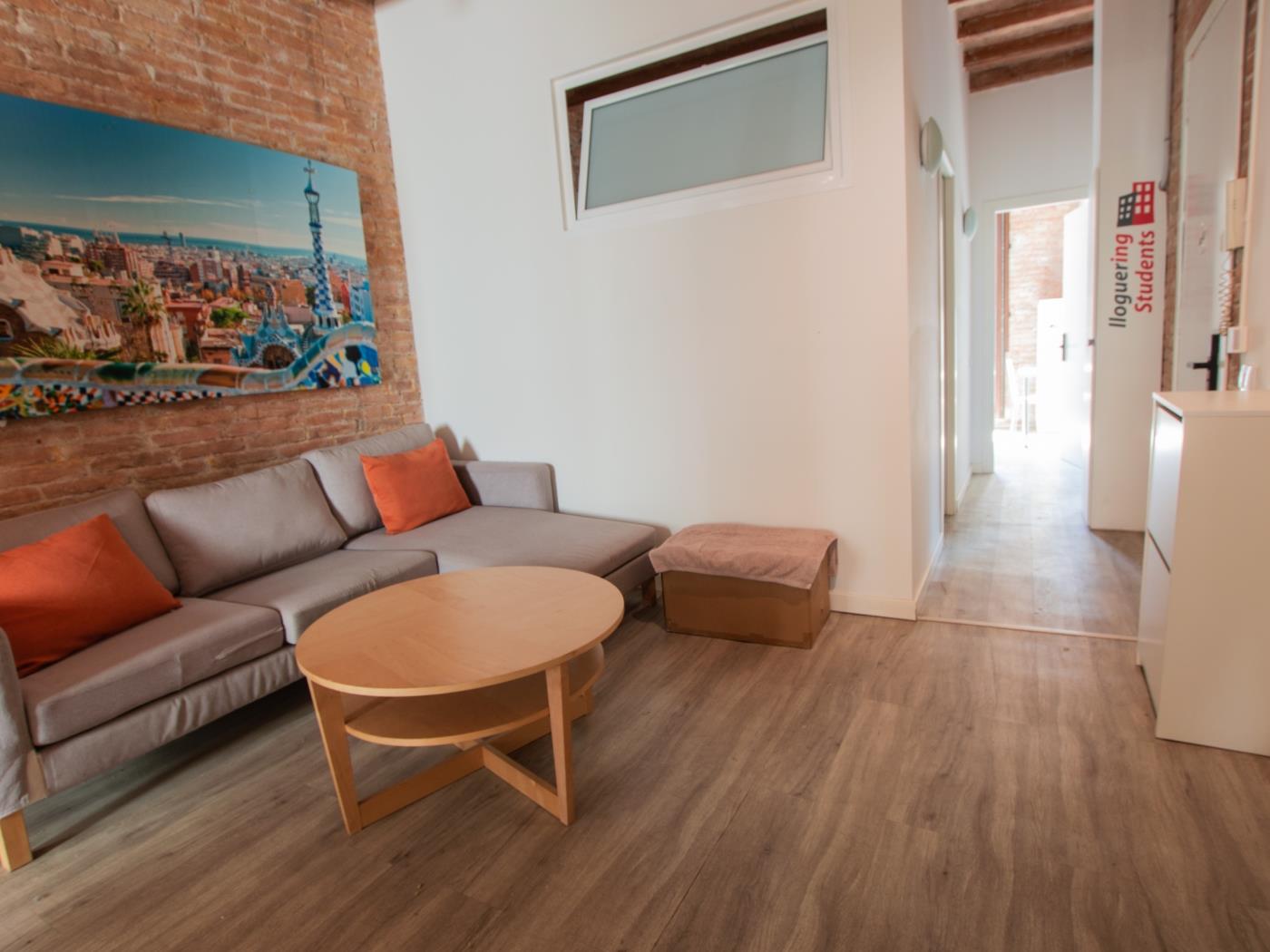 Apartamento de 3 dormitorios y un baño en Barcelona