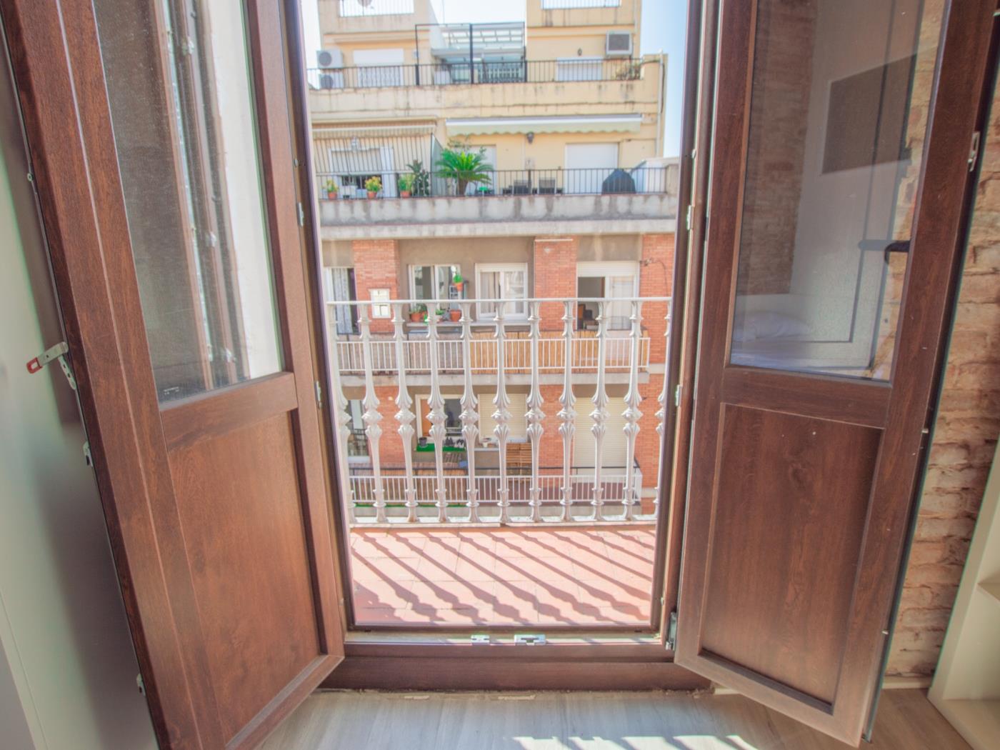 Apartamento de 3 dormitorios y un baño en Barcelona