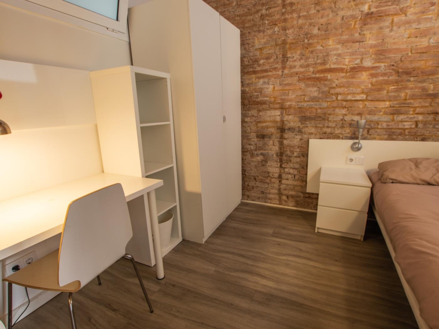 Apartamento de 3 dormitorios y un baño en Barcelona