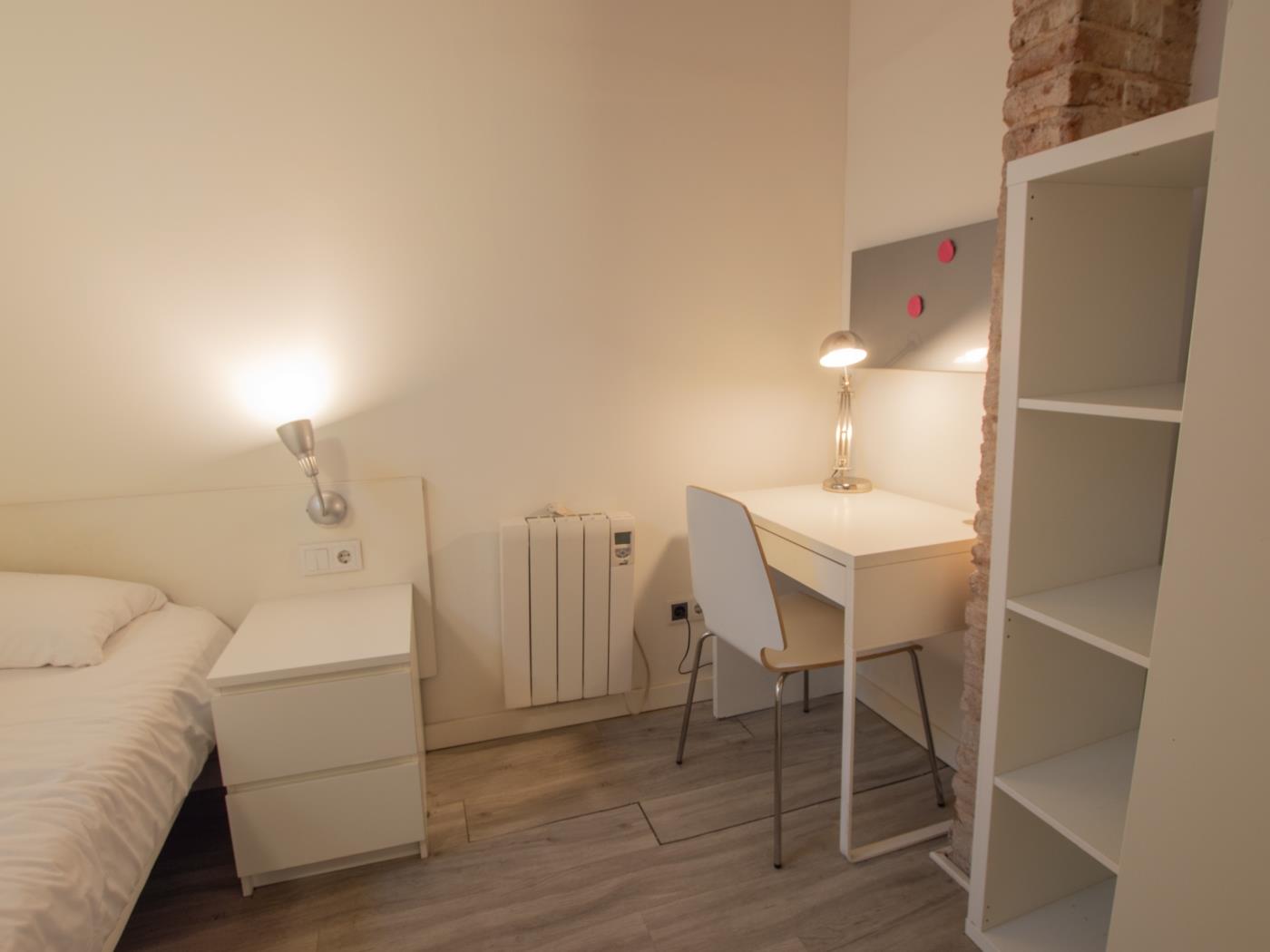 Apartamento de 3 dormitorios y un baño en Barcelona