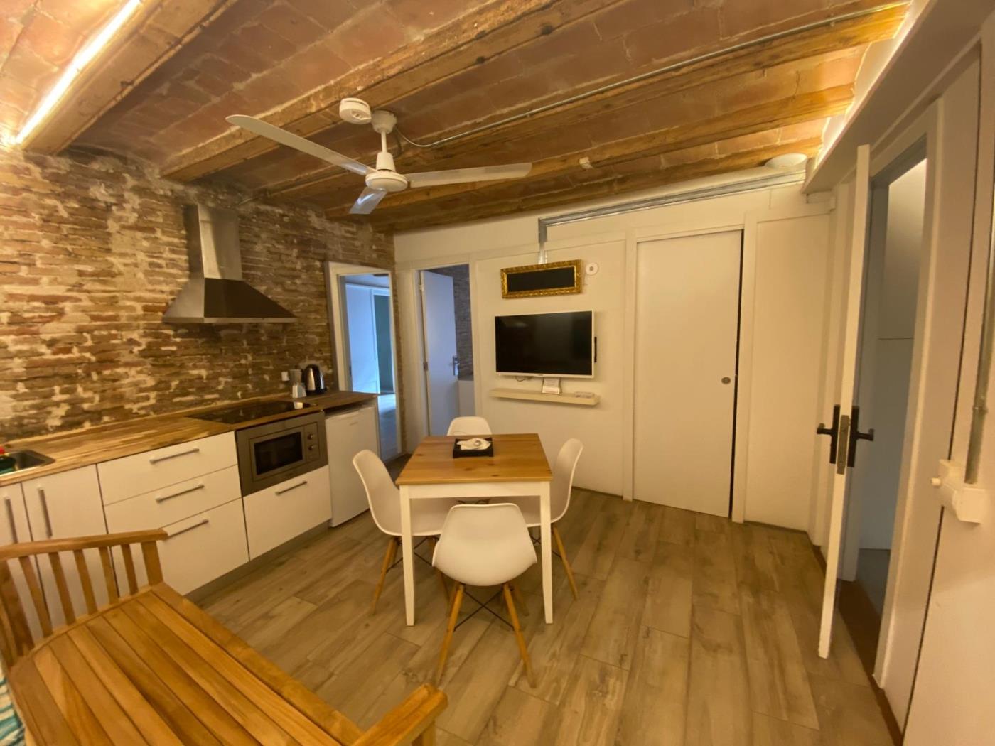 Apartamento de 2 dormitorios y 2 baños en Barcelona