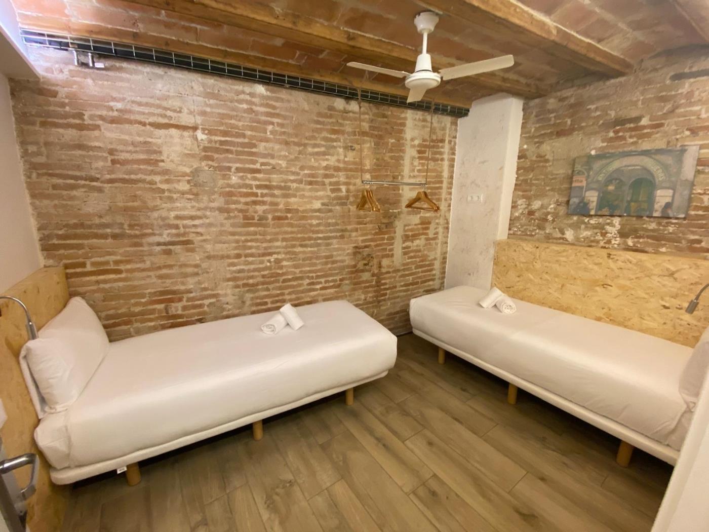 2 Bedroom Apartment with 2 bathrooms in Barcelona