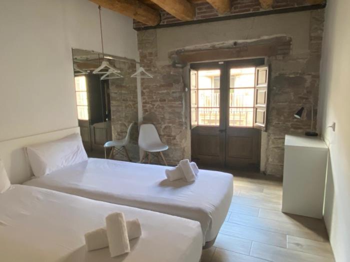 3 Bedroom Apartment with 2 bathrooms in Barcelona