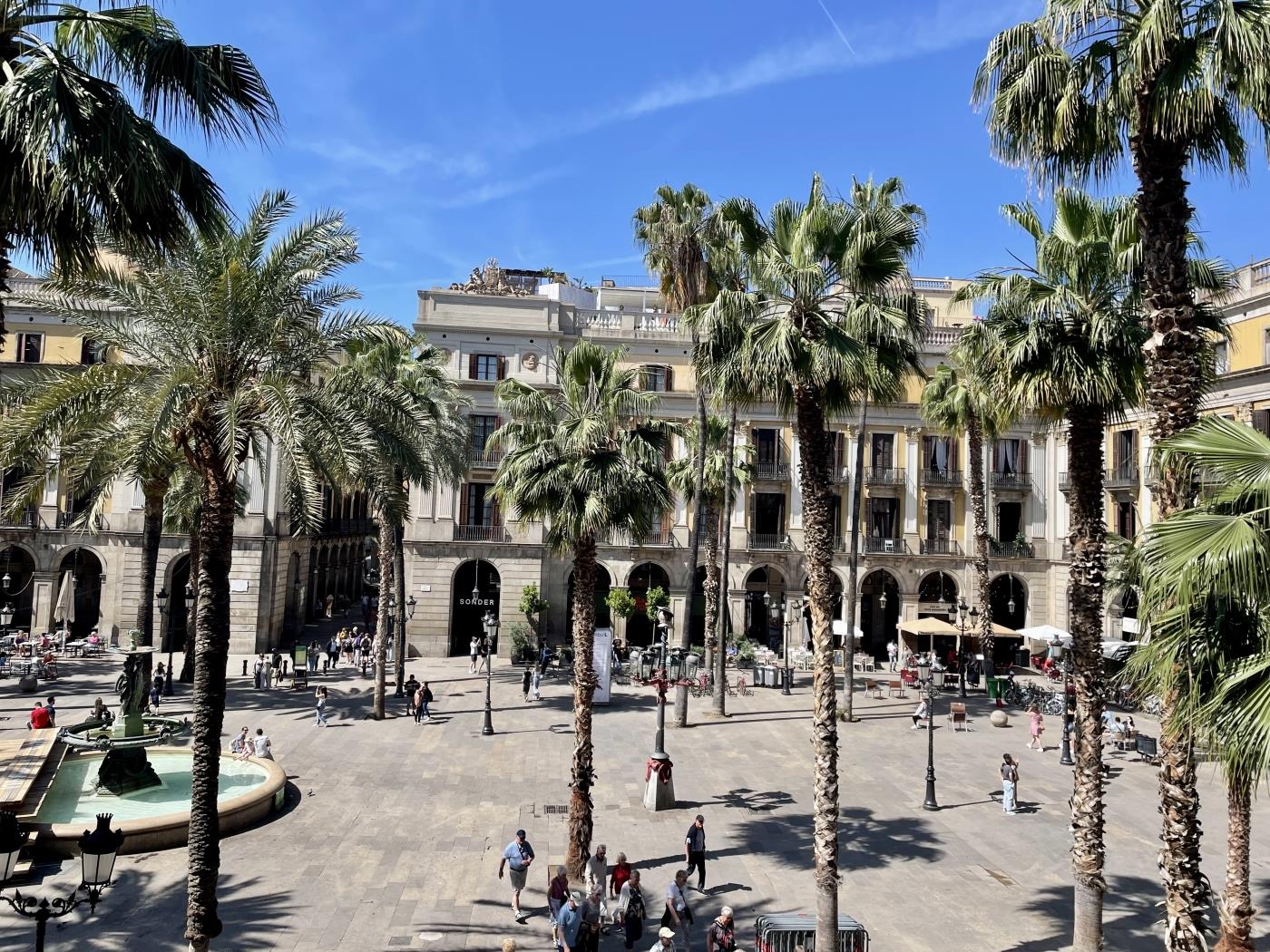 Duplex de 1 dormitorio y buhardilla para 4 pax en Barcelona