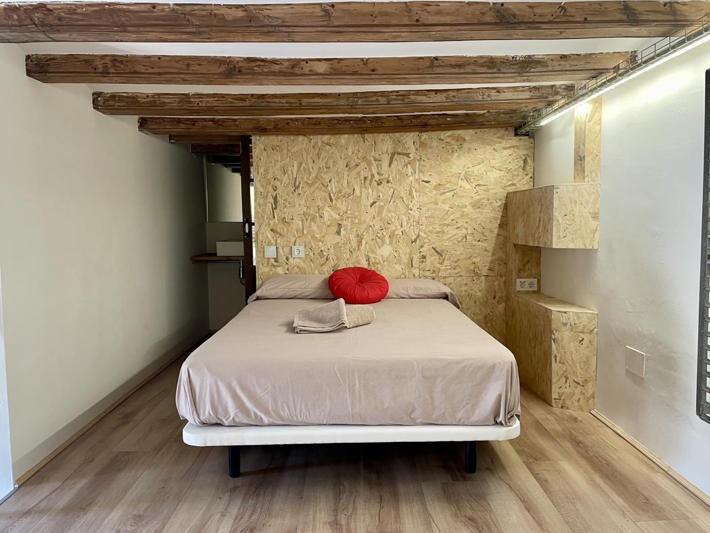 Duplex de 1 dormitorio y buhardilla para 4 pax en Barcelona