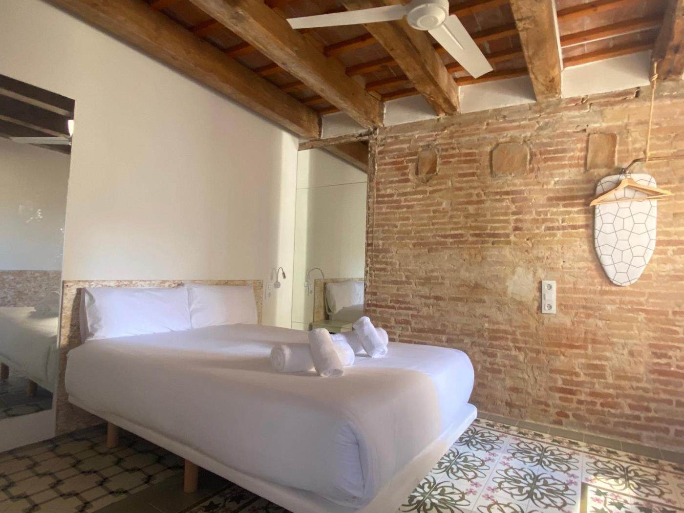 3 bedroom penthouse with terrace for 6 people in Barcelona