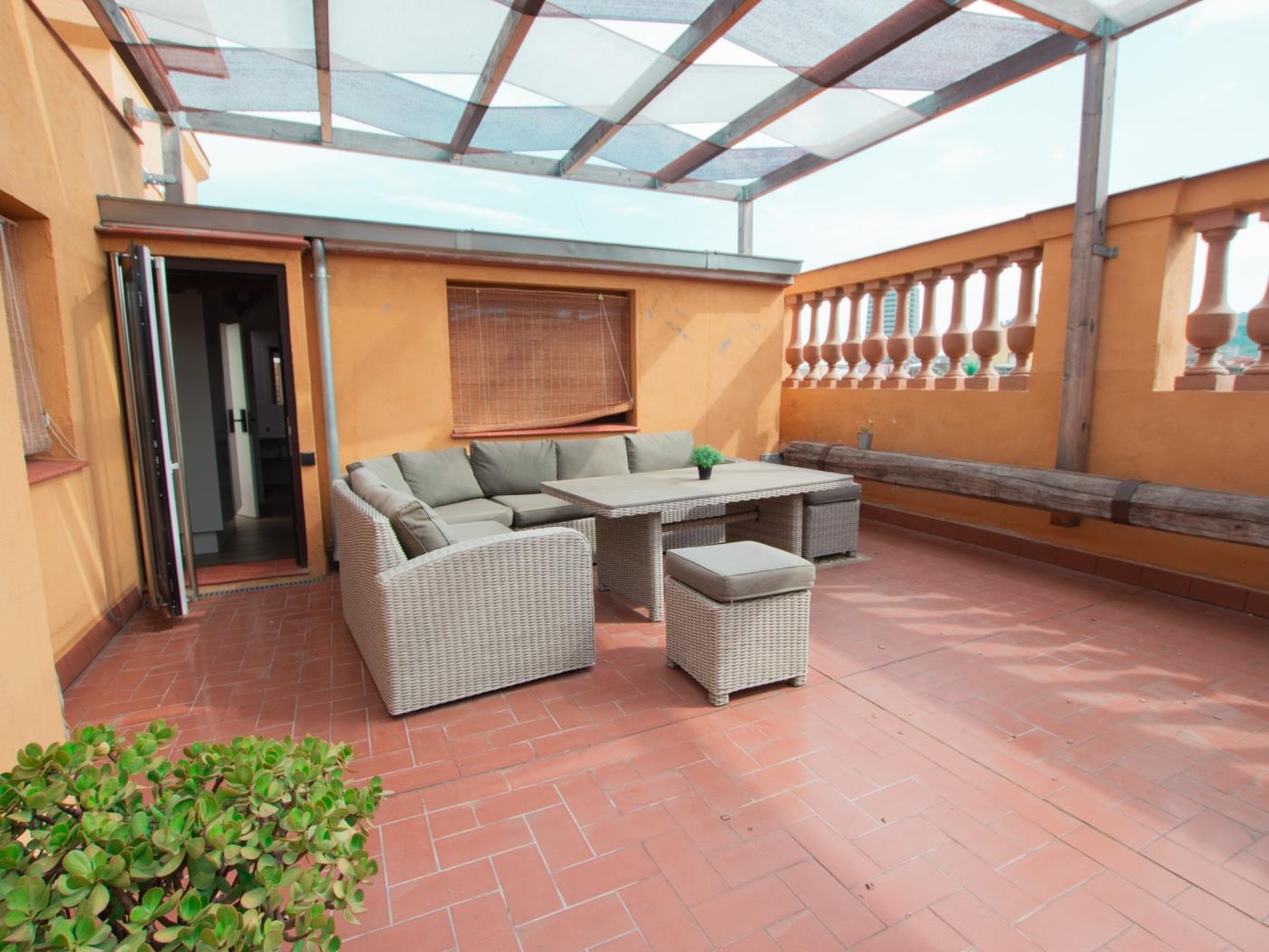3 bedroom penthouse with terrace for 6 people in Barcelona