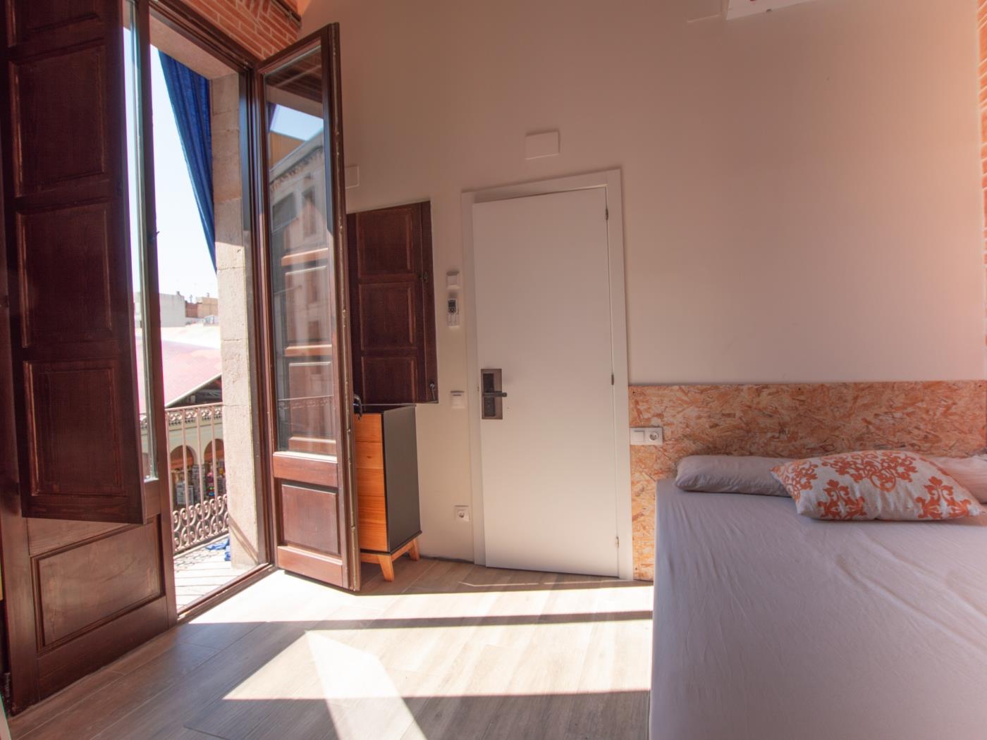 Apartamento de 4 dormitorios y 2 baños en Barcelona